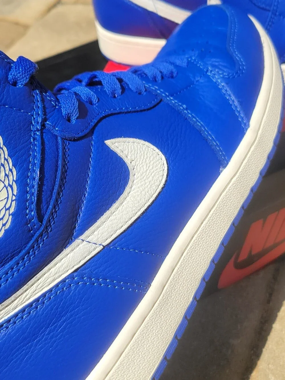 Jordan 1 High OG 'Hyper Royal'